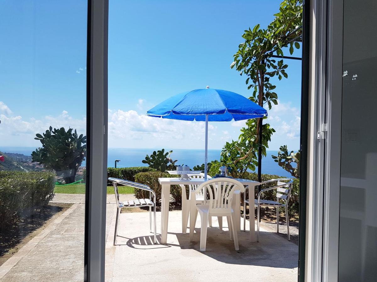 Blue Diamond Apartment Parghelia Bagian luar foto